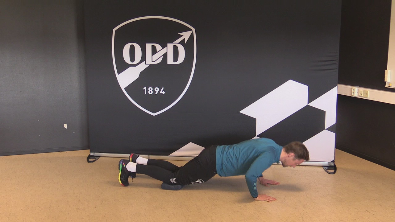 Push ups pa kne Niv 1.MP4